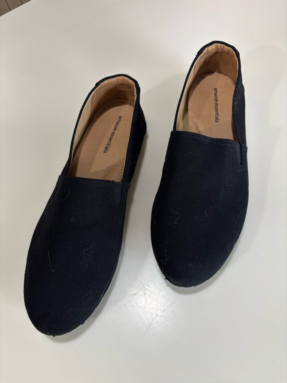 Amazon Essentials Ladies Slip-On Canvas Shoe - Black